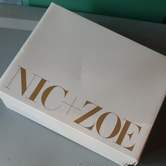 Red Heeled Boots with Knit Texture and Open Toe - Picture 2 of 3